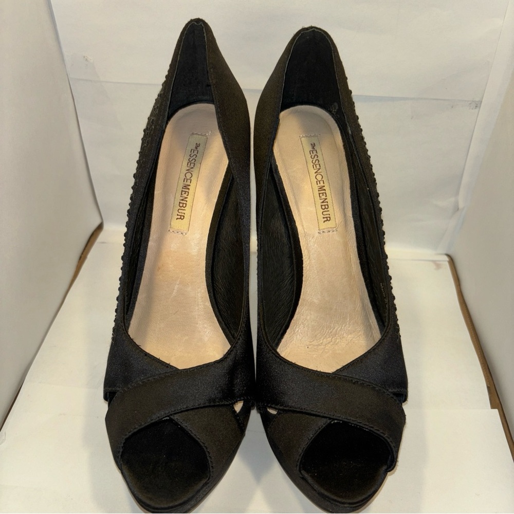 THE ESSENCE MENBUR Black SPARKLE PUMP HEEL Height 4.750",SZ 37 /6.5WOMEN